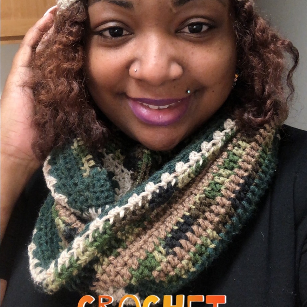 Green infinity scarf set